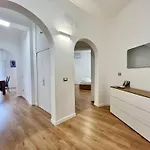 Pyramidhouse - 100mq With View - 2km From The Colosseum Апартаменты