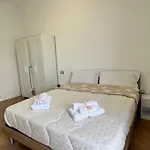 Pyramidhouse - 100mq With View - 2km From The Colosseum Рим