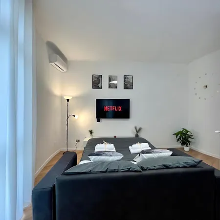 Pyramidhouse - 100mq With View - 2km From The Colosseum Рим
