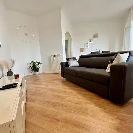 아파트 Pyramidhouse - 100mq With View - 2km From The Colosseum 로마