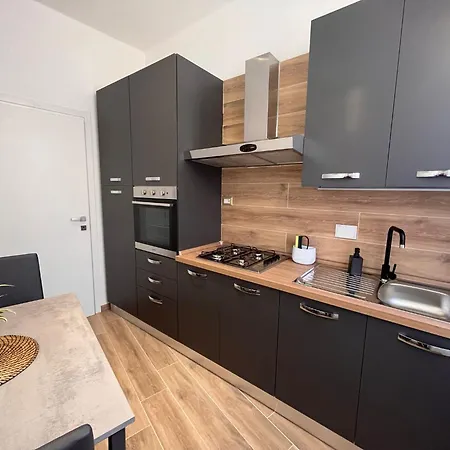 Pyramidhouse - 100mq With View - 2km From The Colosseum * Рим